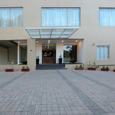 Starlit Suites Bangalore Kammasandra Eksteriør billede