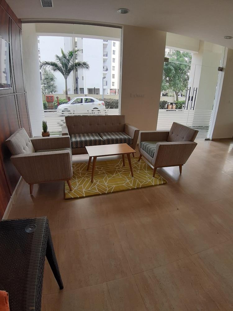 Starlit Suites Bangalore Kammasandra Eksteriør billede